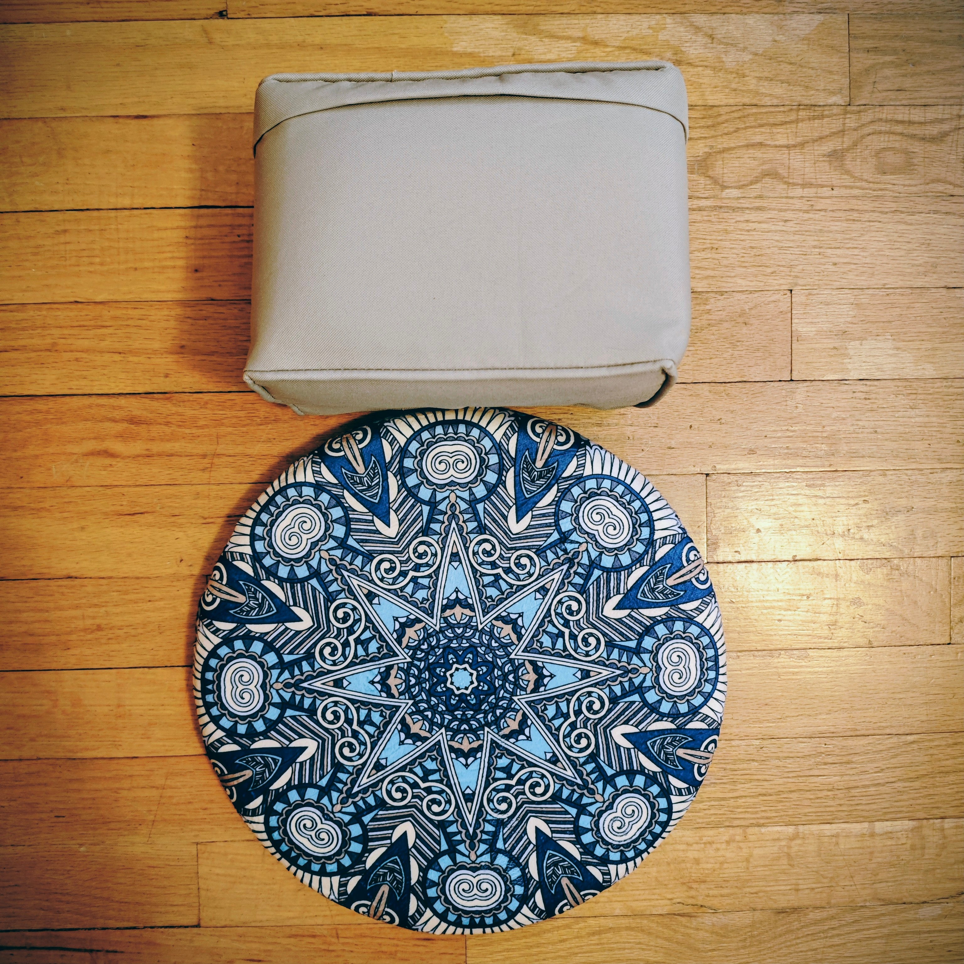 OM (Omega Moon) Meditation Chair